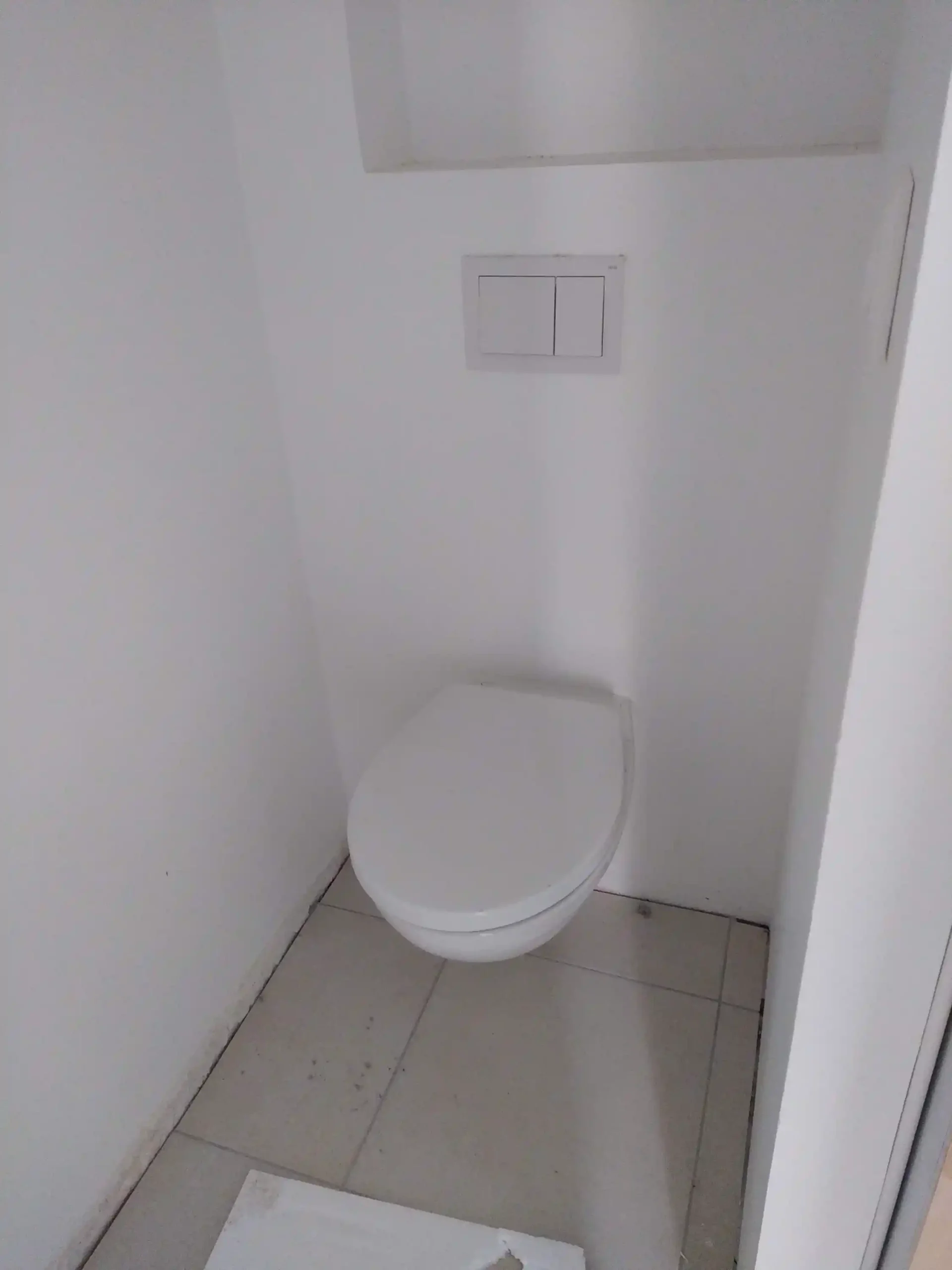 installation-wc-suspendu-franck-rouquette-plomberie-gaillac